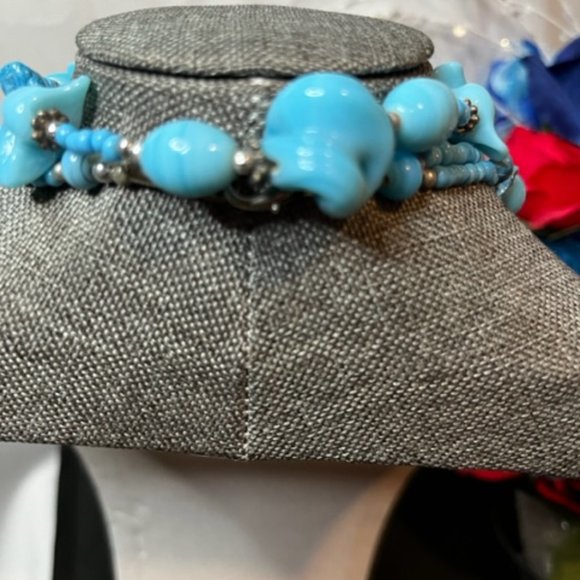 Turquois Beaded Necklace - Picture 5 of 5